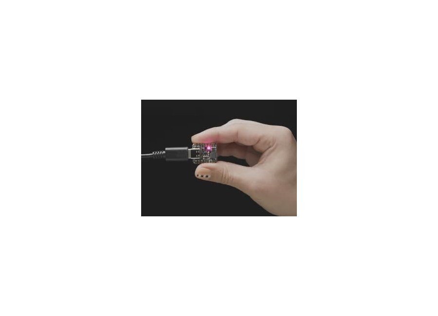 Adafruit QT Py RP2040.